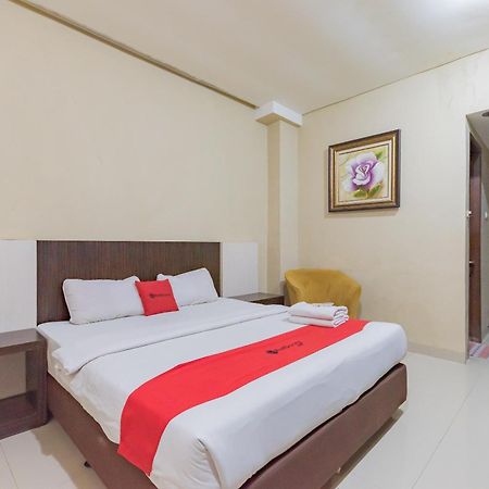 Hotel Reddoorz At La Mega Near Pasar Pagi Cirebon Exteriér fotografie