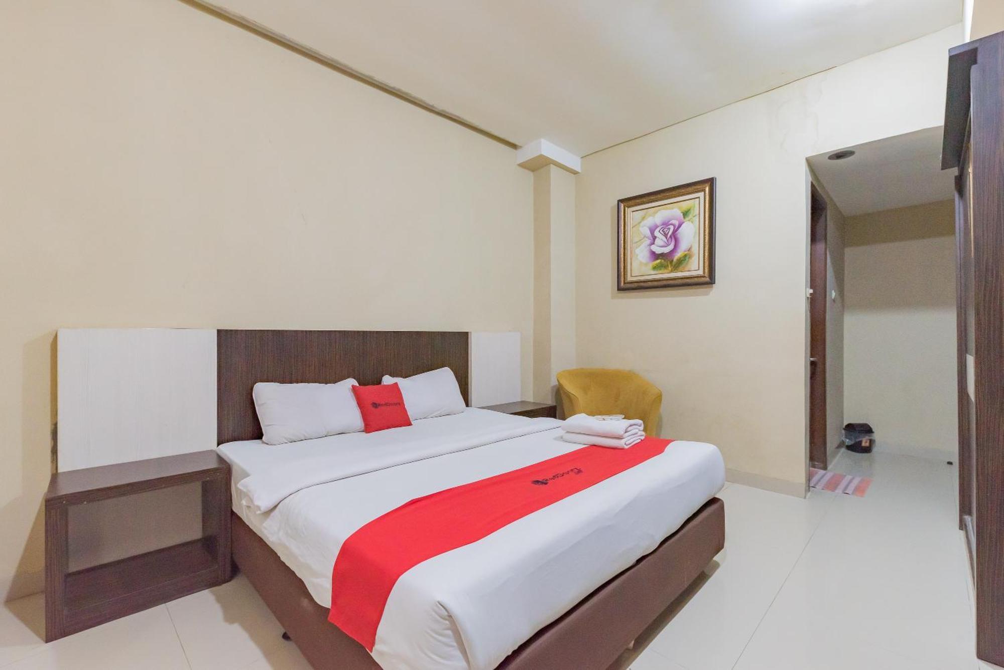 Hotel Reddoorz At La Mega Near Pasar Pagi Cirebon Exteriér fotografie